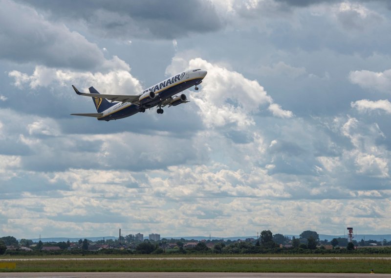 Uhićena dvojica muškaraca zbog prijetnje bombom u avionu Ryanaira