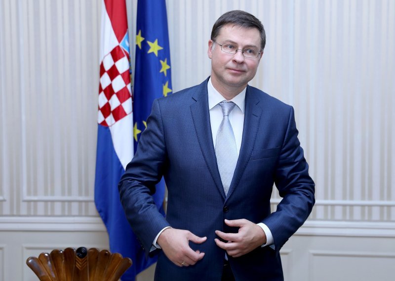 Dombrovskis: ECB uskoro preuzima nadzor velikih hrvatskih banaka, uvođenje eura realno 2024. godine