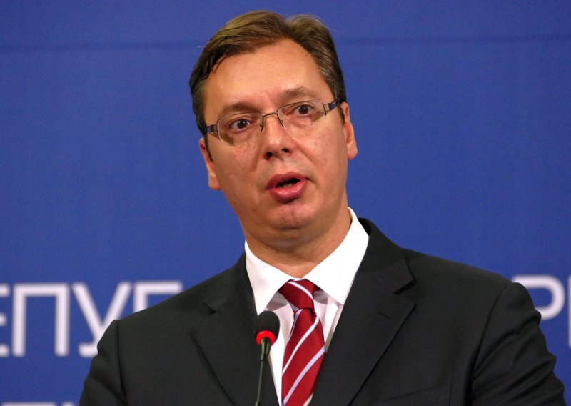 Vučić: Teško mi je, ali prešutjet ću sve zbog mira