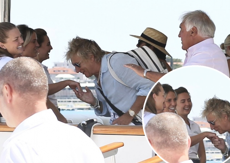 Odmoru je došao kraj, a o ljepotama Hrvatske pričat će svima: Rod Stewart dijelio poljupce ženskom dijelu posade