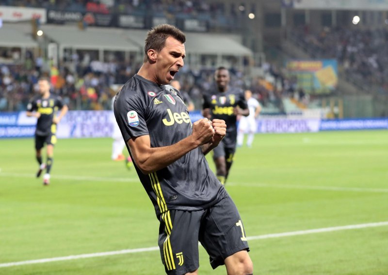 Mario Mandžukić postao 'vruća roba'; pola Italije u lovu na Hrvata, a u igru se ozbiljno uključio još jedan velikan koji ima dodatni adut u pregovorima