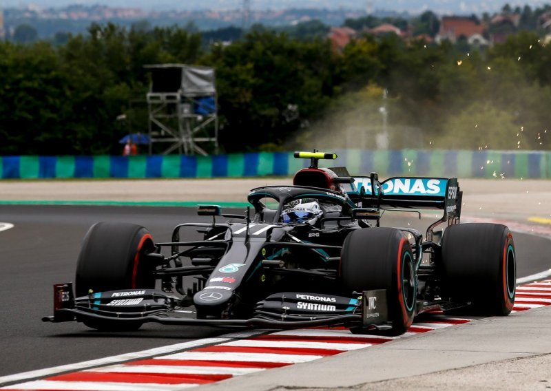 Mercedesi dominiraju prvim treningom na Hungaroringu, Ferrari ponovno slab i spor...