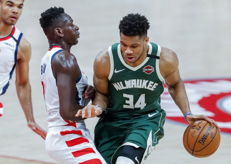 Grčki košarkaš Giannis Antetokounmpo po drugi put postaje MVP najjače lige svijeta?