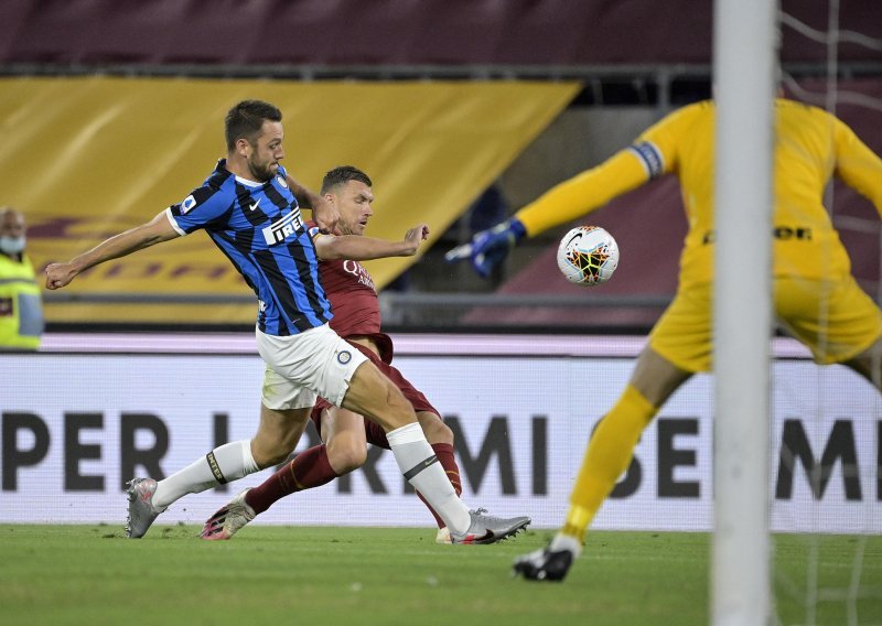 Inter nije uspio osvojiti Rim i približiti se Juventusu; ostaje dojam da su Marcelo Brozović i nerazzurri oštećeni