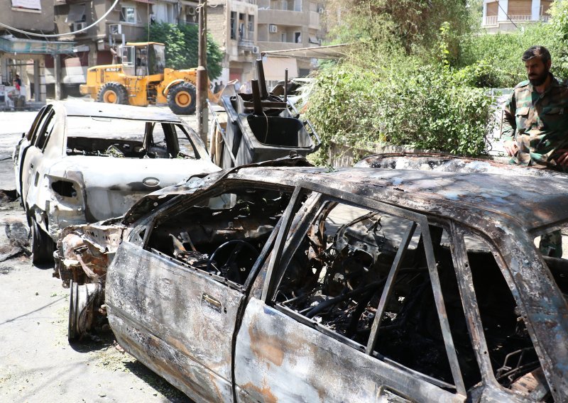 Pet ubijenih, 85 ozlijeđenih u eksploziji autobombe u Siriji