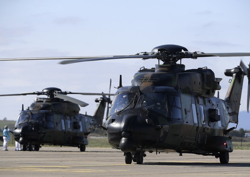 Dvoje mrtvih u padu nizozemskog vojnog helikoptera na Karibima