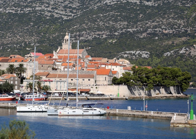 Arhitekti i povjesničari umjetnosti poslali otvoreno pismo za očuvanje korčulanskog 'Spomenika'