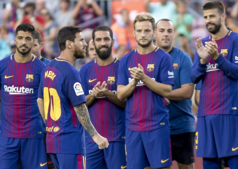 Krizni sastanak u Barceloni; Leo Messi održao vatreni govor, Ivan Rakitić i suigrači pognutih su glava slušali ljutitog Argentinca