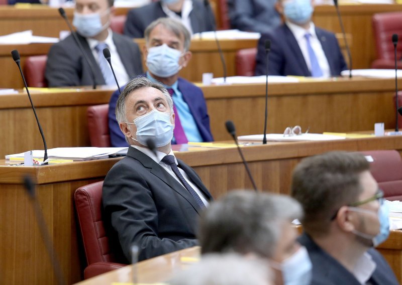 Škoro: Ne bih volio da glavna vijest bude je li netko nosio masku ili nije