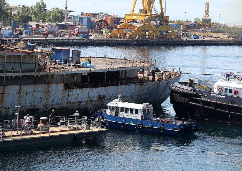 Brod Galeb otegljen u Brodogradilište 'Viktor Lenac'