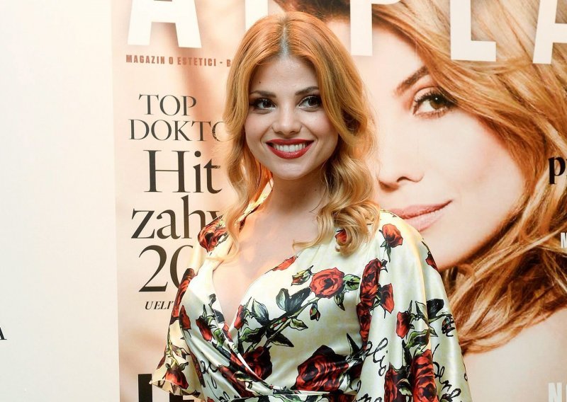 Lejla Filipović mami uzdahe: Minijaturni bikini otkrio je njezinu besprijekornu figuru