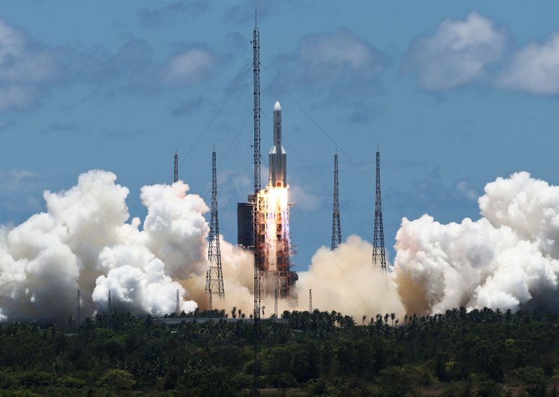 Kinezi uspješno lansirali orbiter i rover prema Marsu