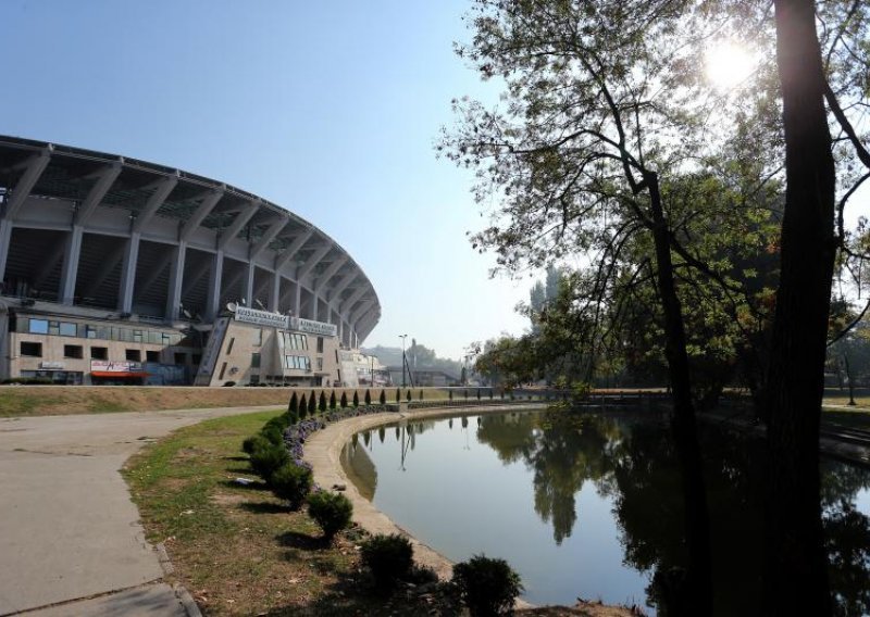 'Kukate zbog blata i bodljikave žice? Pogledajte Maksimir!'