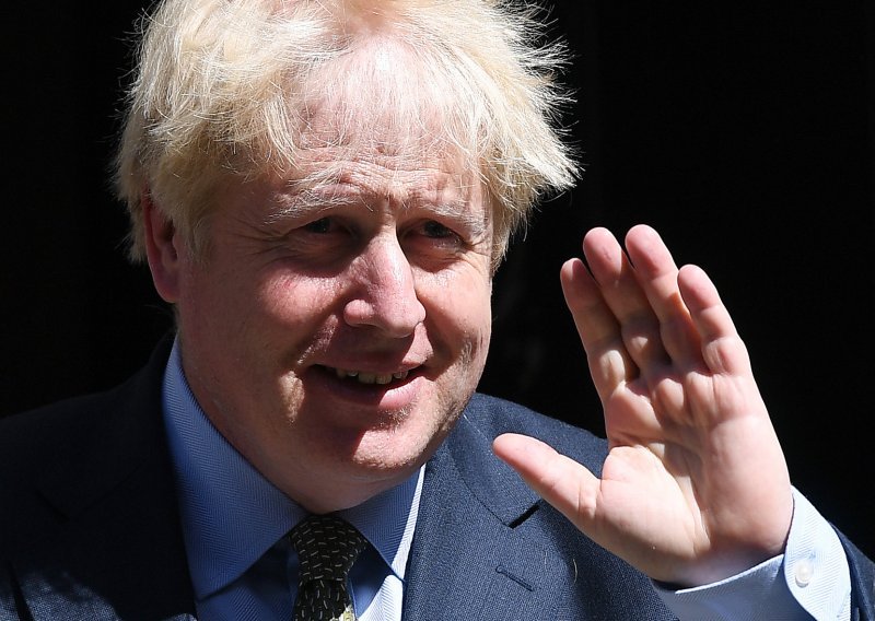 Johnson planira prekršiti dogovor o Brexitu kako bi EU maknuo 'revolver sa stola'