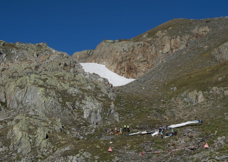 U švicarskim Alpama pao mali zrakoplov, četvero mrtvih