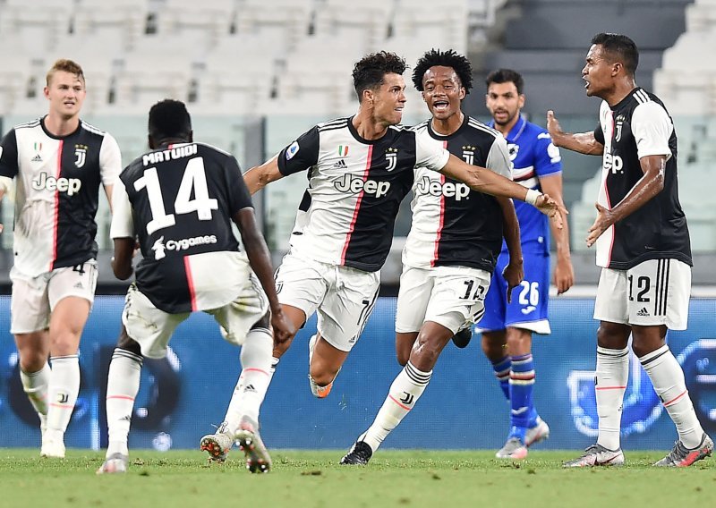 Juventus pobjedom protiv Sampdorije dva kola prije kraja prvenstva osigurao deveti uzastopni naslov prvaka