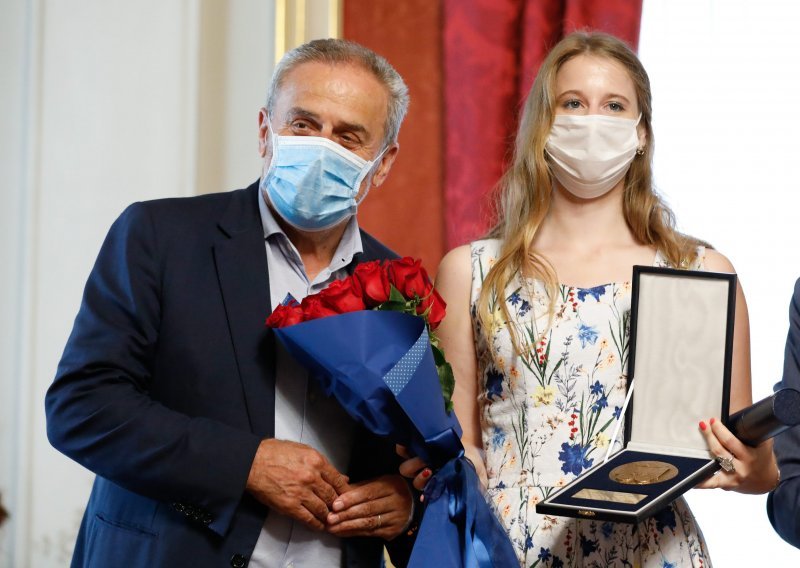 [FOTO] Bandić uručio Medalje Grada Zagreba, pogledajte tko ih je sve dobio