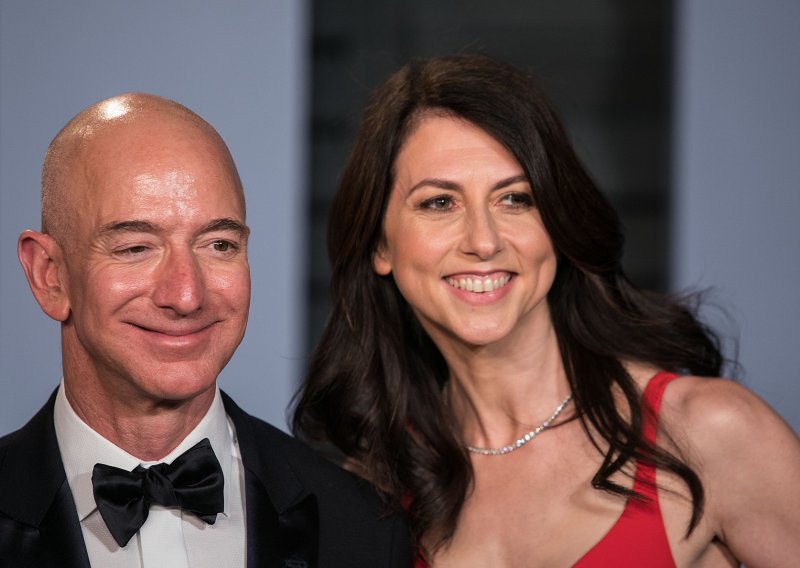 Dok Bezos gomila bogatstvo, njegova bivša supruga već je 1,7 milijardu dolara podijelila dobrotvornim organizacijama