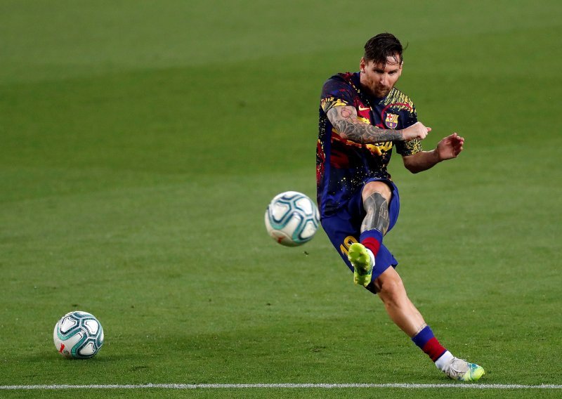 Lionel Messi bi u Interu dobio nenormalnu plaću, ugovor na četiri godine, ali postoji jedan uvjet; za uglednu Gazzettu taj transfer je nemoguća misija