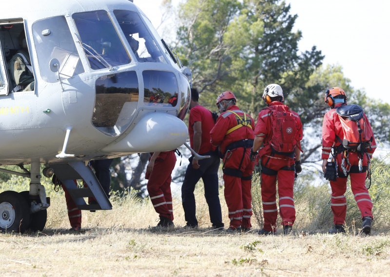 HGSS s 36 ljudi, dronovima i helikopterom traga za Poljakom na Biokovu