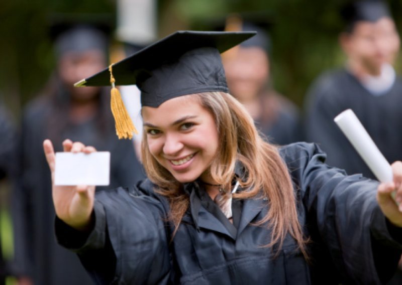 U Srbiji 10 posto diploma lažno