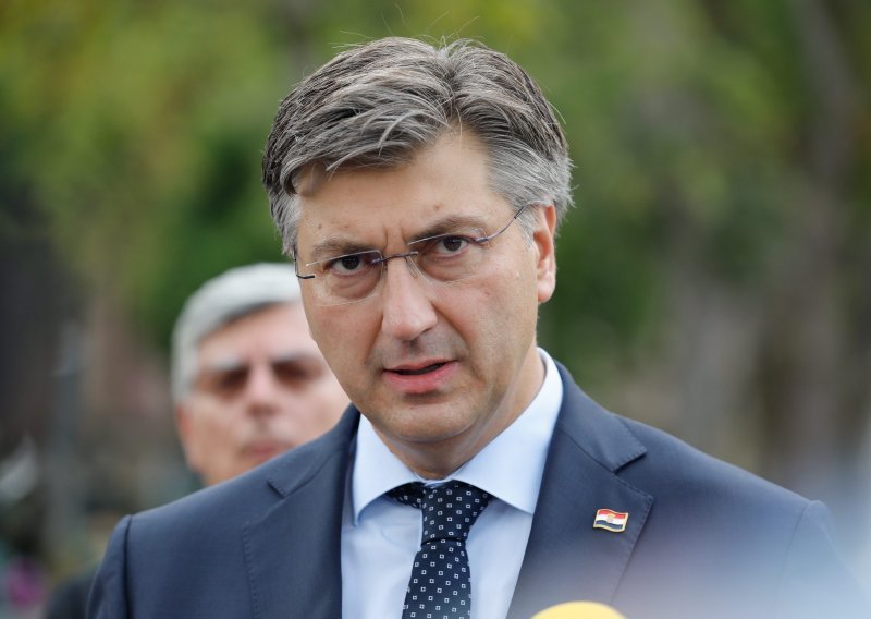 Plenković: Očekujem da oni koji su u protokolu obljetnice Oluje budu u službenim majicama