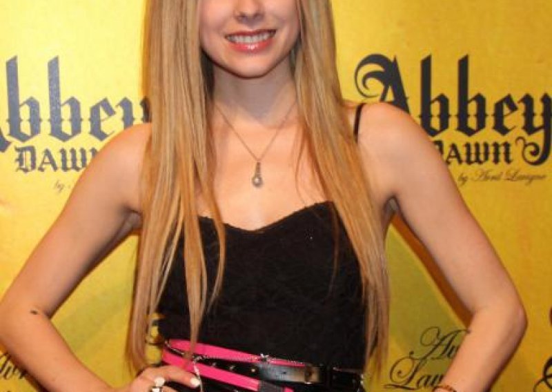 Avril Lavigne objavila detalje o povratku