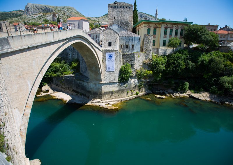 U Mostaru potpisuju peticiju protiv nastave na daljinu jer rezultira obrazovnom, društvenom i emocionalnom štetom