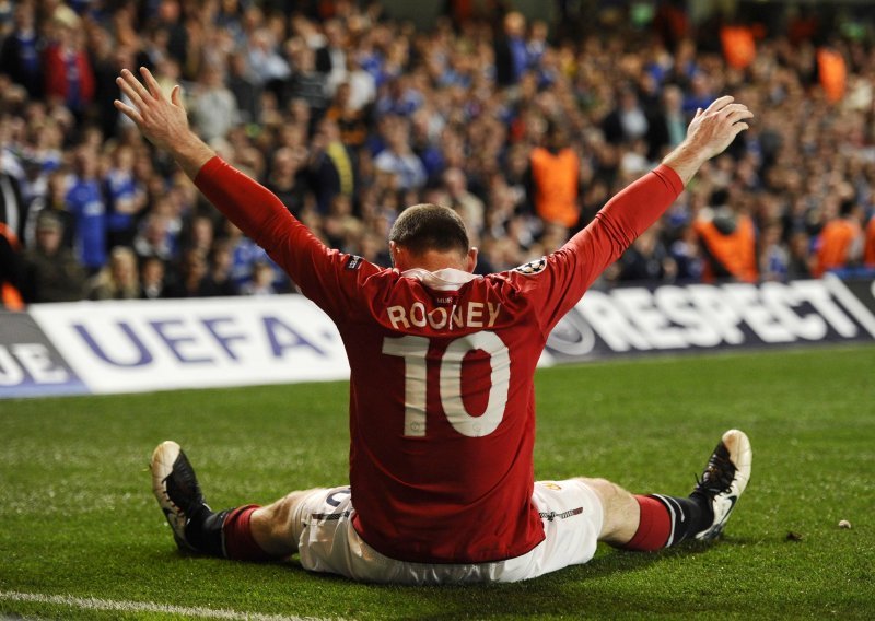 Kakva greška: S Rooneyjevim dresom na trening Liverpoola