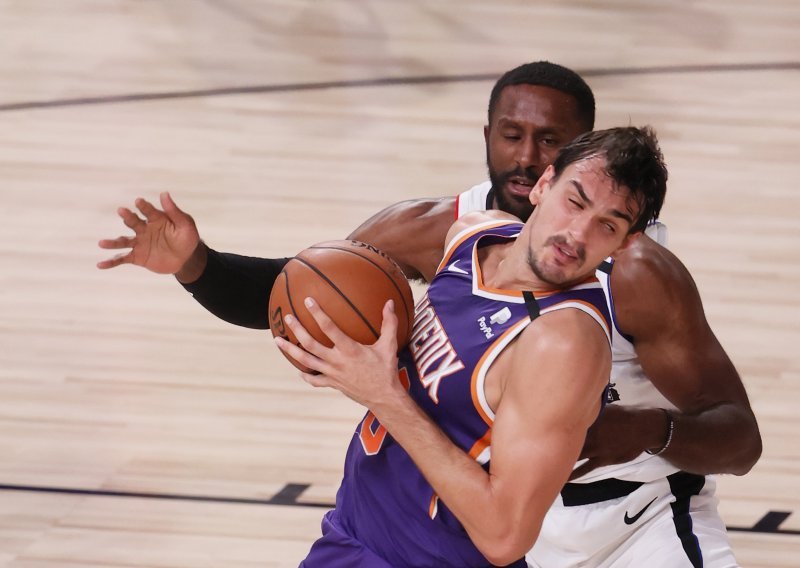Phoenix Sunsi odličnog Darija Šarića nastavili pobjednički niz i ostali u igri za doigravanje; Ivica Zubac ostvario 'double-double'