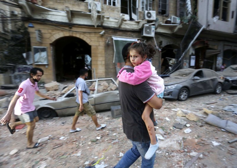 Više od 60 nestalih nakon eksplozije u Bejrutu