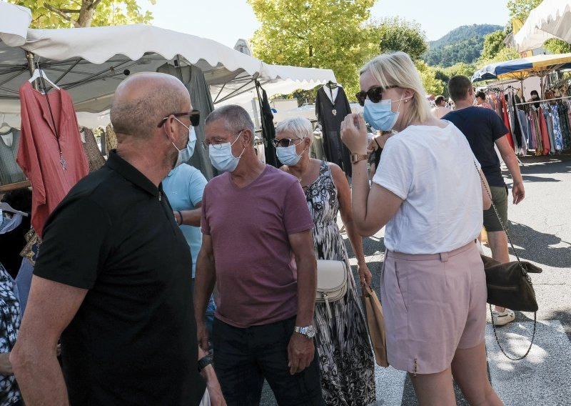 Najveći broj dnevno zaraženih u Francuskoj od kraja svibnja