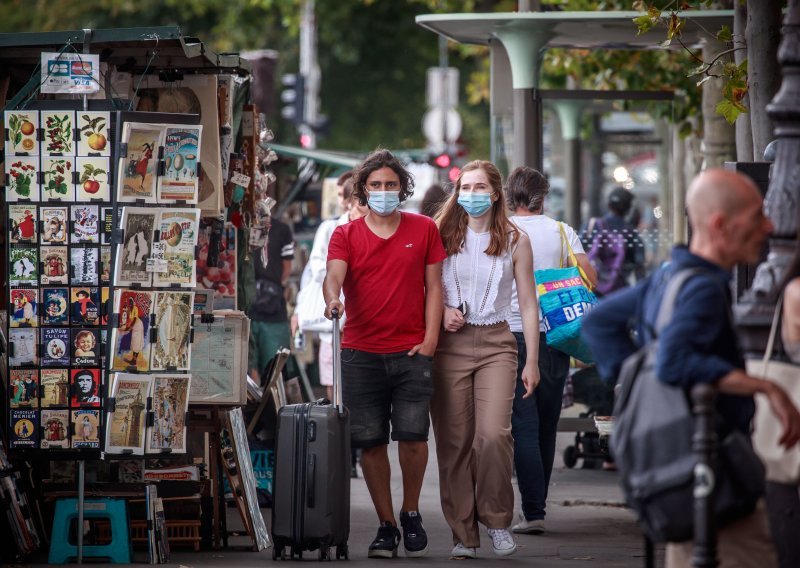 Francuska bilježi najveći broj novooboljelih u posljednja dva mjeseca, Toulouse uveo obavezno nošenje maski na najprometnijim ulicama