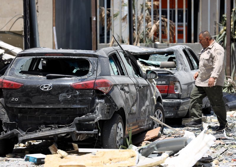 Stanovnici traže odgovore o eksploziji: Bejrut plače, Bejrut vrišti, ljudi su histerični i ljudi su umorni
