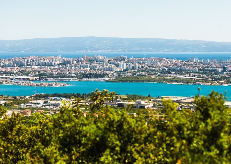 'Budi moja voda': Volonteri spojili ugodno s korisnim; rade, uče i besplatno ljetuju u Splitu