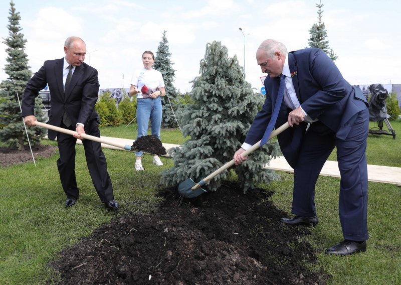 Lukašenko ne pušta pritvorene Ruse ni nakon razgovora s Putinom