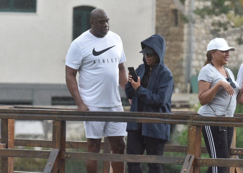 Magic Johnson nastavlja uživati u hrvatskim ljepotama: Nakon Splita i Visa s obitelji posjetio slapove Krke