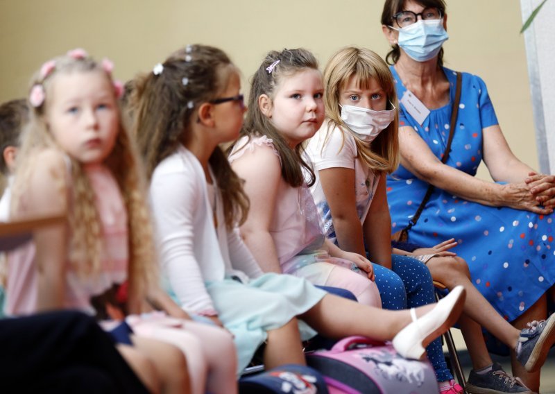 Učenici se počinju vraćati u škole u SAD-u unatoč epidemiji