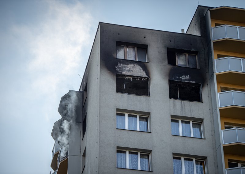Najmanje 11 osoba poginulo u požaru u Češkoj, ljudi skakali s 12. kata misleći da će se spasiti
