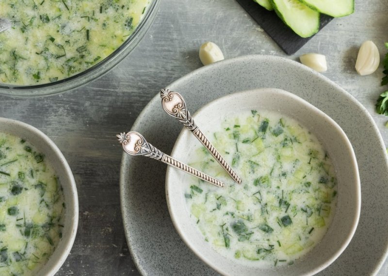 Ne želite se preznojavati u kuhinji? Ovo je recept za hladnu juhu koja nudi trenutačno osvježenje