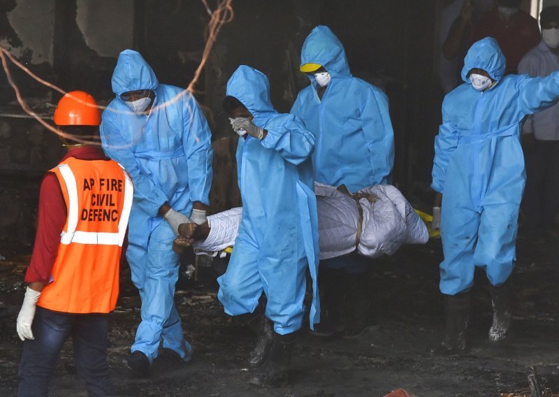 Deset osoba poginulo u Indiji u požaru covid bolnice