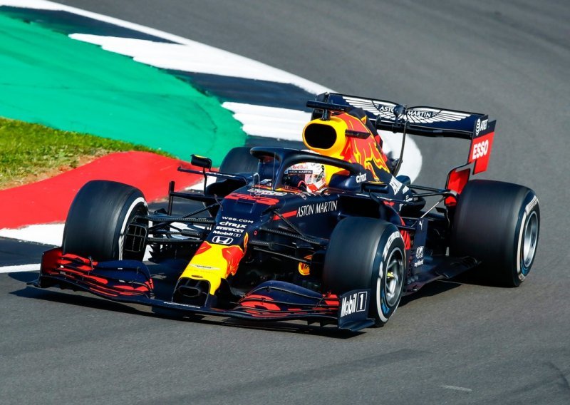 [VIDEO/FOTO] Red Bull neočekivano slavio na Silverstoneu; fantastični Max Verstappen uspio je 'prevariti' Lewisa Hamiltona i Mercedese