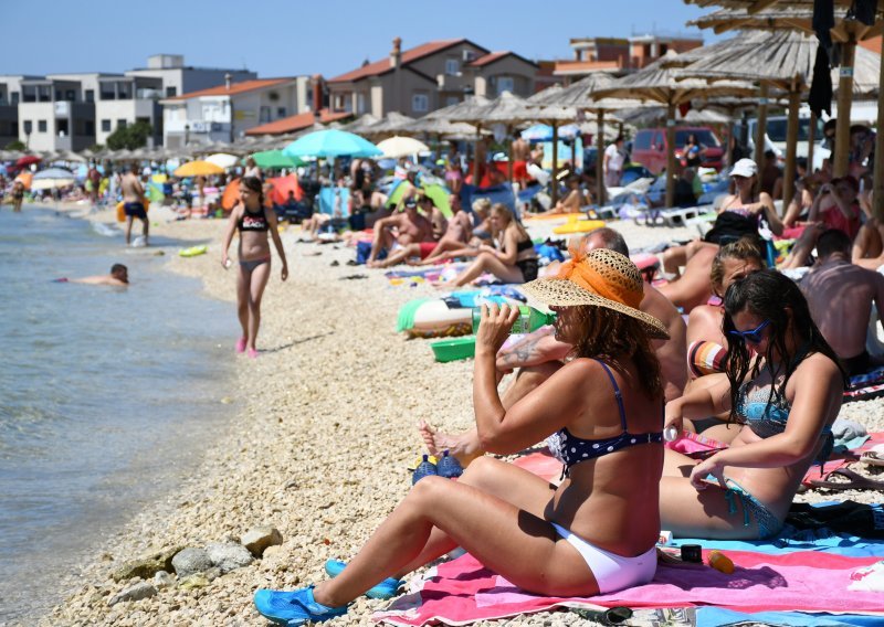 Na Viru zaražena starija žena, obiteljski kontakt oboljele osobe