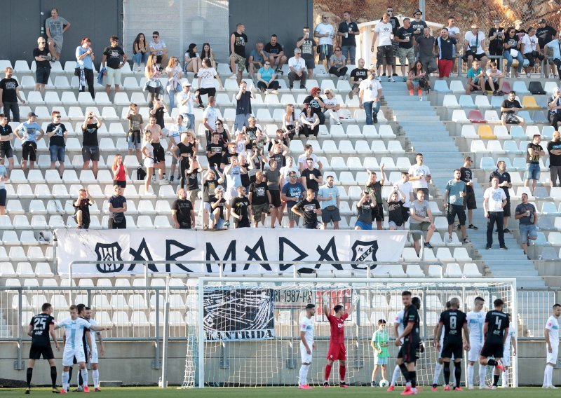 Kako je to moguće? HNS zabranio gledatelje na utakmicama, a Rijeka isti dan krenula s prodajom kompleta ulaznica za HT Prvu ligu