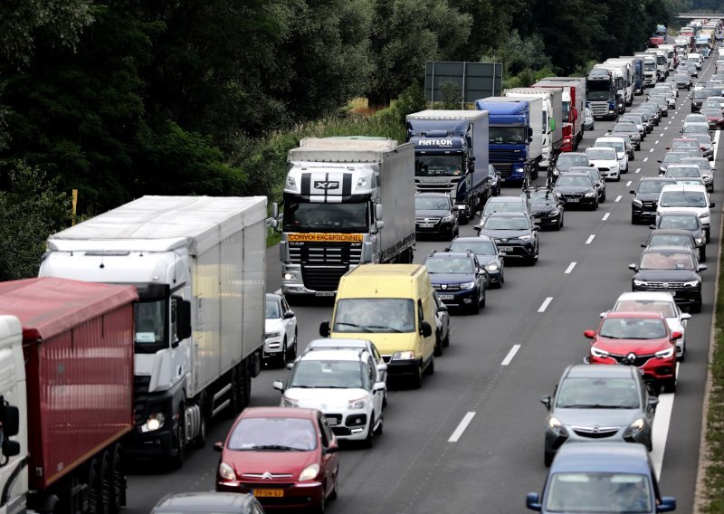 Za vikend naplaćeno 38 posto manje cestarine nego lani