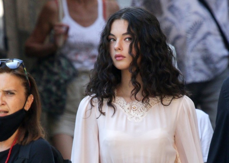 Kći Monice Bellucci očarala je modni svijet: Tek joj je 15 godina, a već je postala muza Dolce & Gabbane