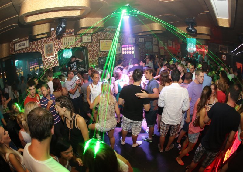 HZJZ preporučuje zabranu rada noćnim klubovima u zatvorenim prostorima