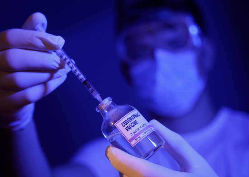 EU će dati 400 milijuna euri inicijativi WHO-a za kupnju cjepiva protiv covida-19