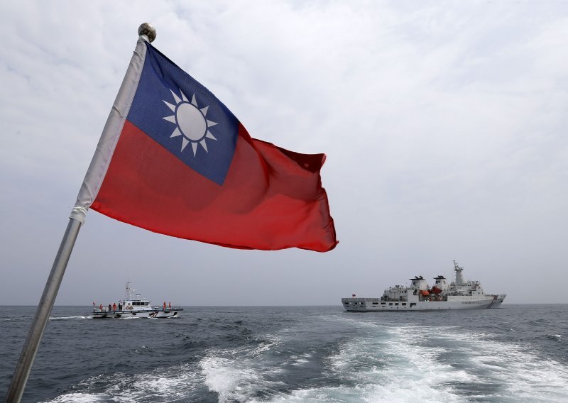 Kina pojačala vojne manevre u Tajvanskom tjesnacu; otočani kupuju morske mine i krstareće rakete