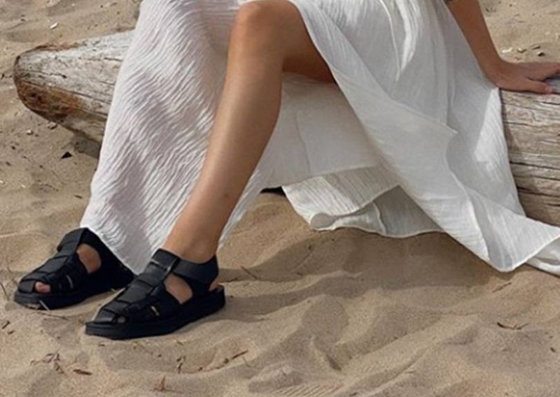 Modne ovisnice na Instagramu imaju nove omiljene 'ružne' sandale